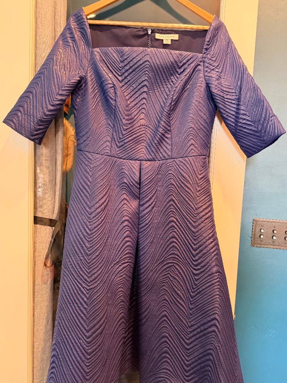 Kay Unger New York blue patterned jaquard dress